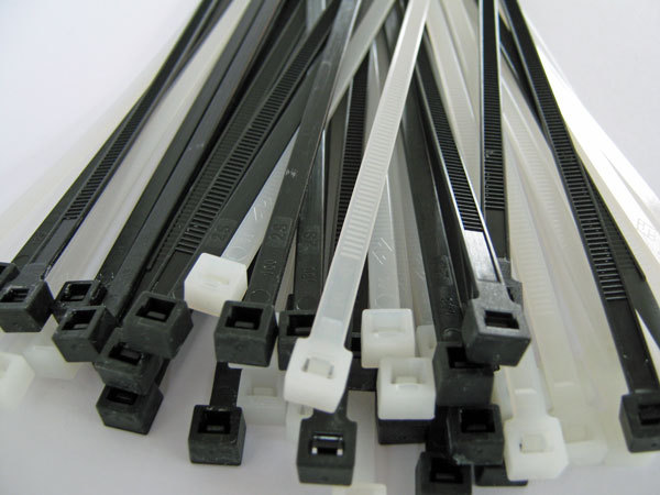 Kabelbinder 360 x 4,5 schwarz 100er Beutel